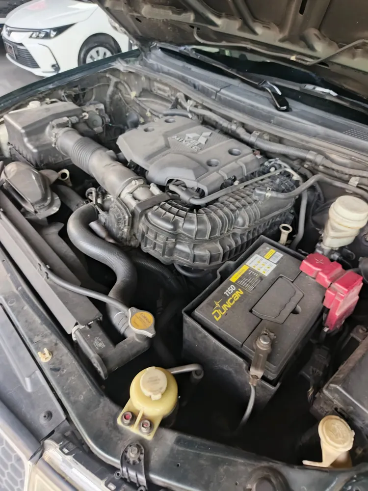 Mitsubishi Montero Sport GLS 2015 Verde Caracas