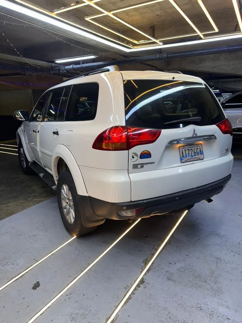 Mitsubishi Montero Sport Gls 2014 Blanco Caracas