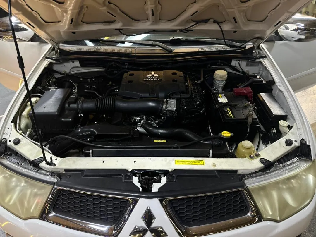 Mitsubishi Montero Sport Gls 2014 blanco9