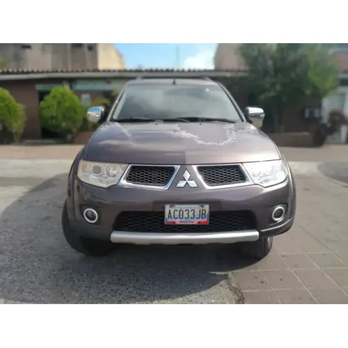 Mitsubishi Montero Sport GLS 2014 Gris Caracas