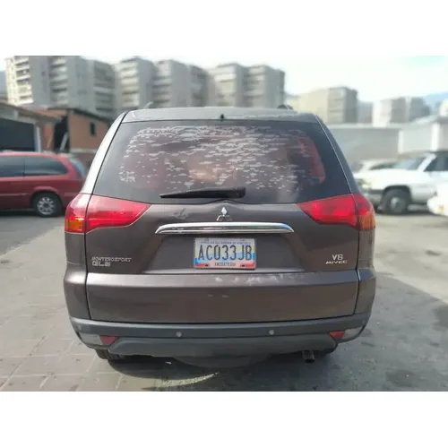 Mitsubishi Montero Sport GLS 2014 Gris Caracas