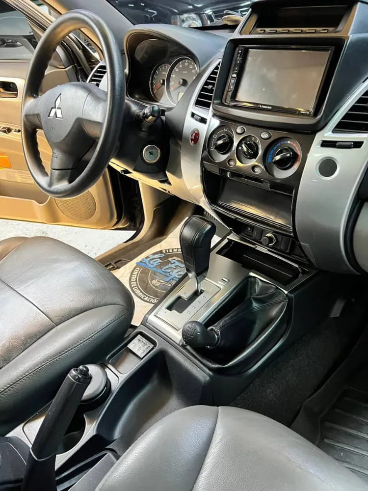 Mitsubishi Montero Sport GLX 2014 Azul Caracas