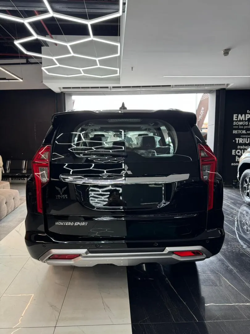 Mitsubishi Montero Sport P-Line 2025 Negro Caracas