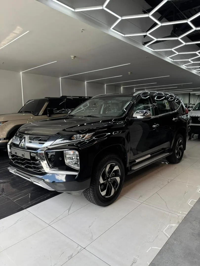 Mitsubishi Montero Sport P-Line 2025 Negro Caracas