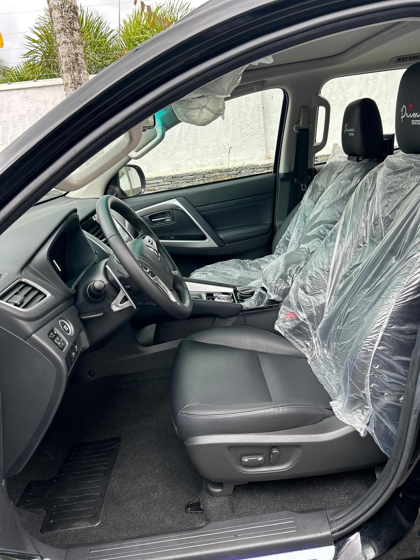 Mitsubishi Montero Sport Prime Edition 2023 negro10
