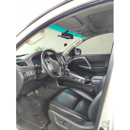 Mitsubishi Montero Sport 2023 Blanco Caracas