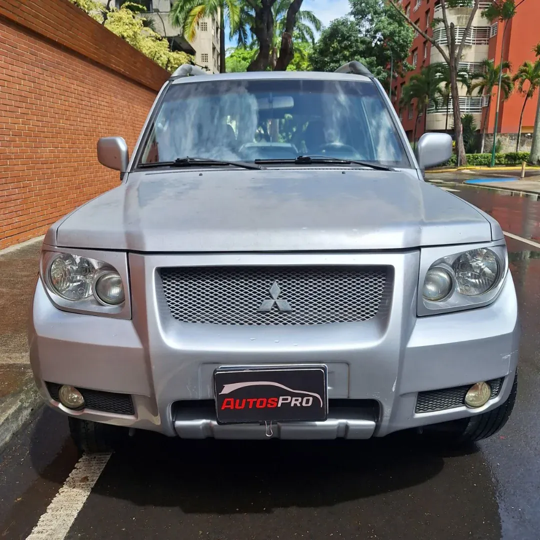 Mitsubishi Montero TR4 2008 Plata
