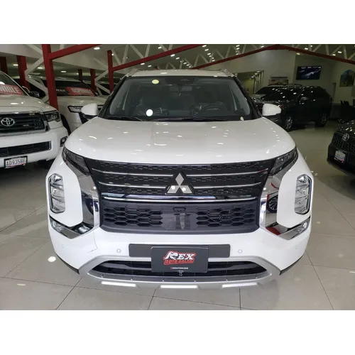 Mitsubishi Outlander 2025 Blanco Caracas