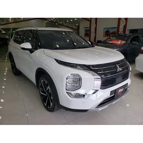 Mitsubishi Outlander 2025 Blanco Caracas