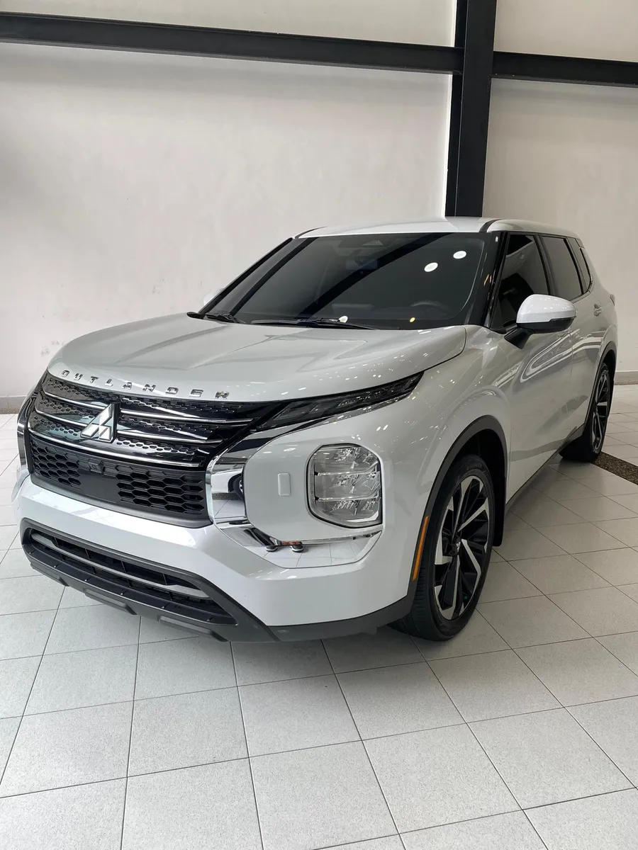 Mitsubishi Outlander 2022 Blanco Caracas