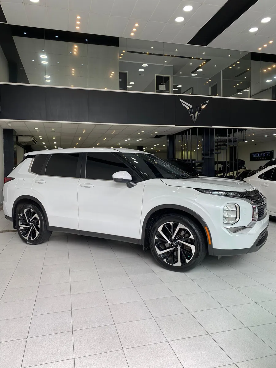 Mitsubishi Outlander 2022 Blanco Caracas