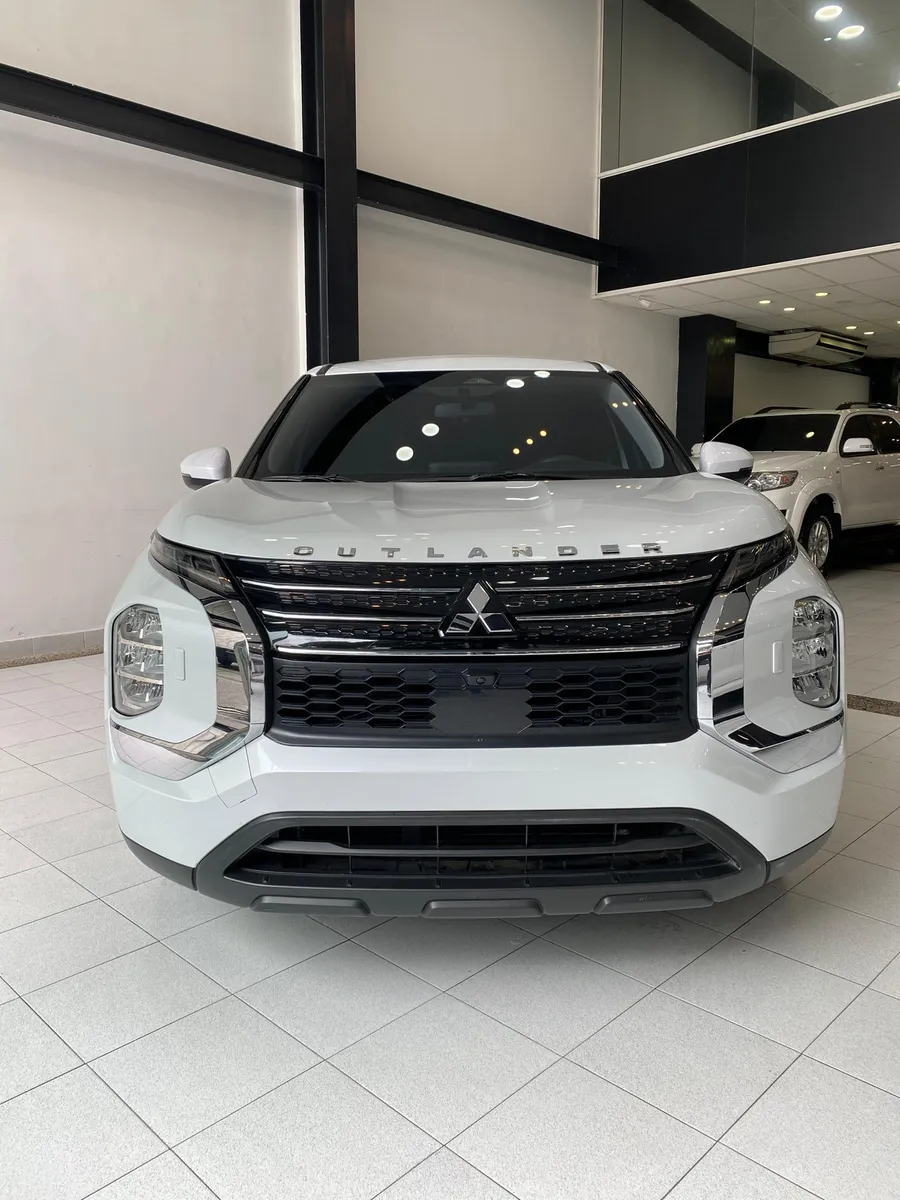 Mitsubishi Outlander 2022 Blanco Caracas