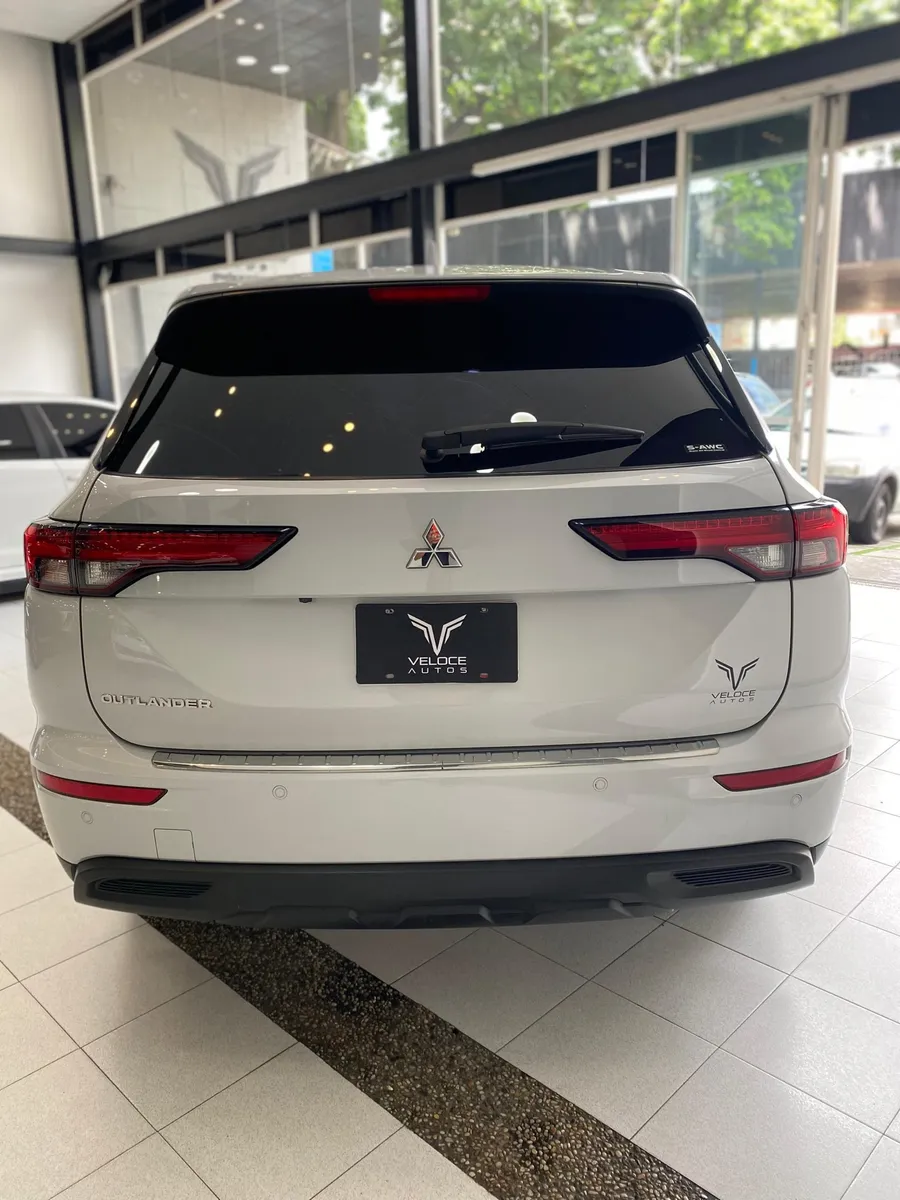 Mitsubishi Outlander 2022 Blanco Caracas