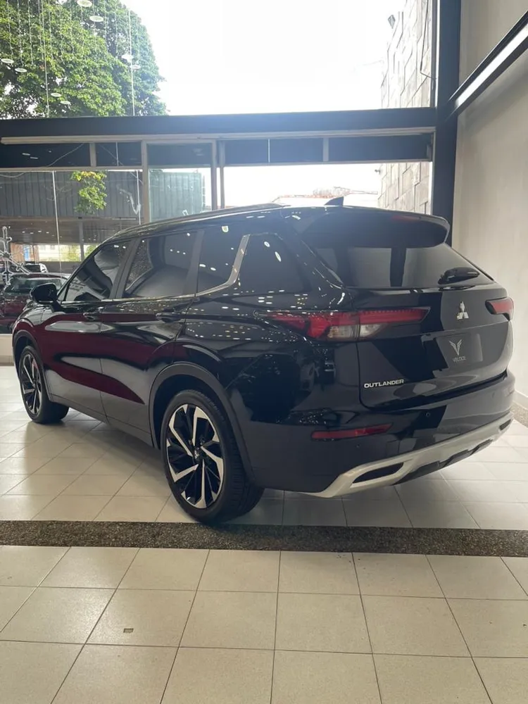 Mitsubishi Outlander 2025 Negro Caracas