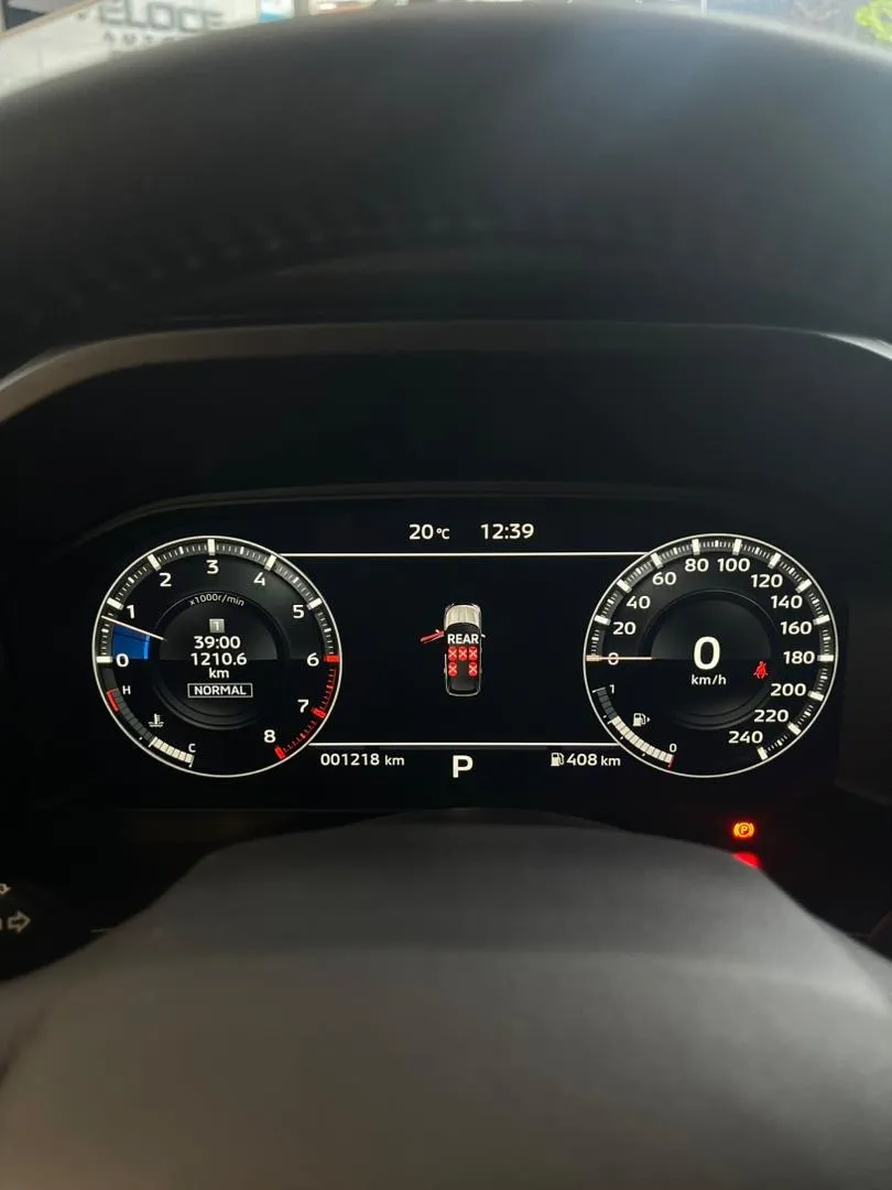 Mitsubishi Outlander 2025 suv negro10