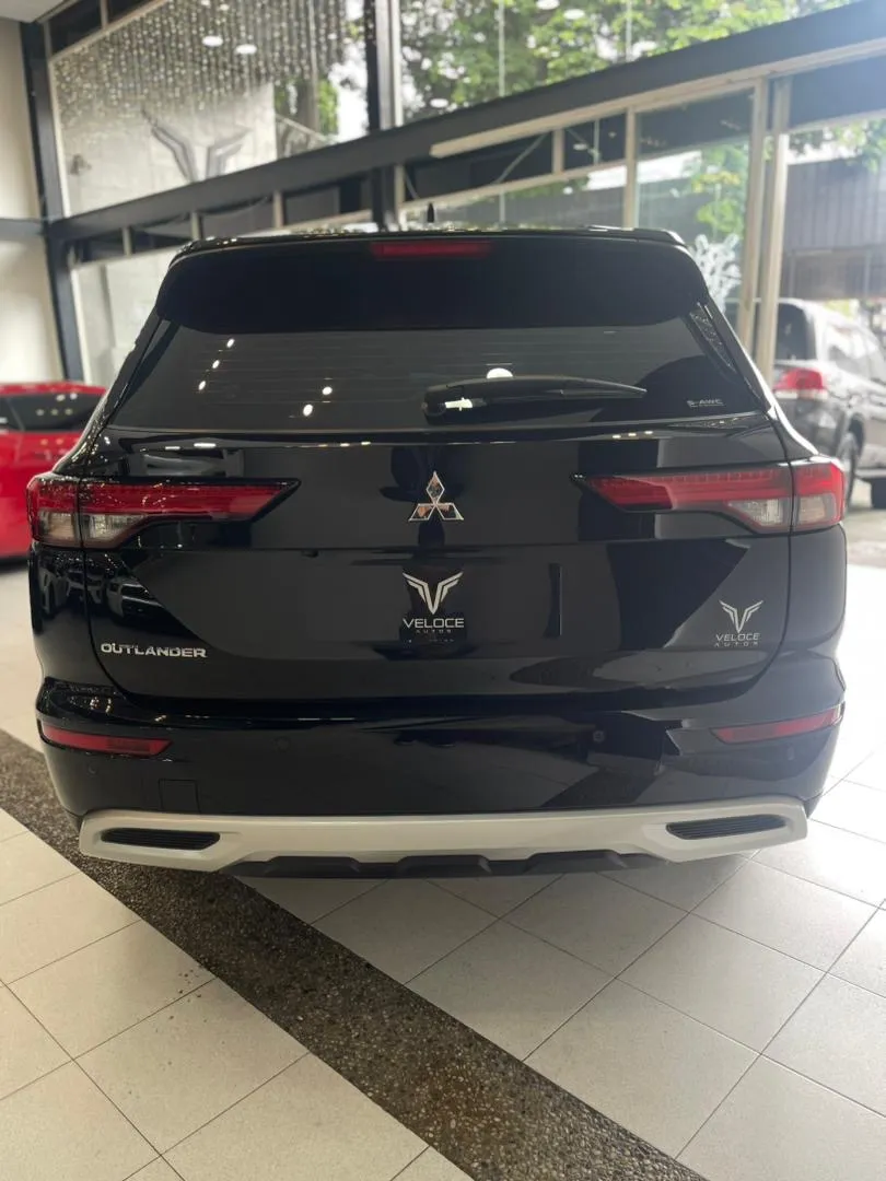 Mitsubishi Outlander 2025 Negro Caracas