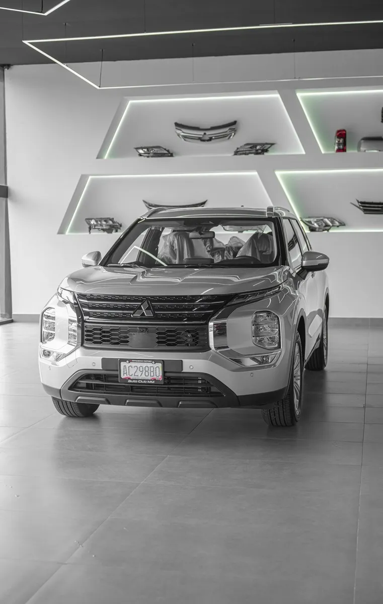 Mitsubishi Outlander 2025 Plateado Valencia
