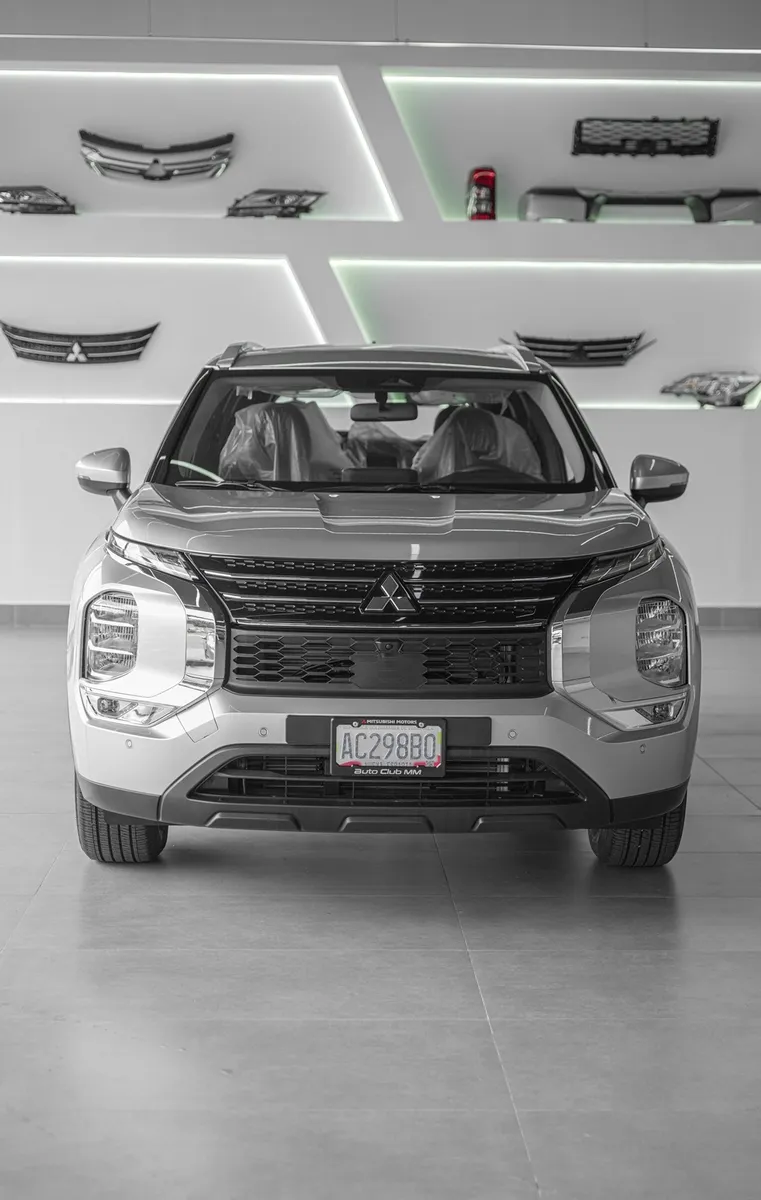 Mitsubishi Outlander 2025 Plateado Valencia