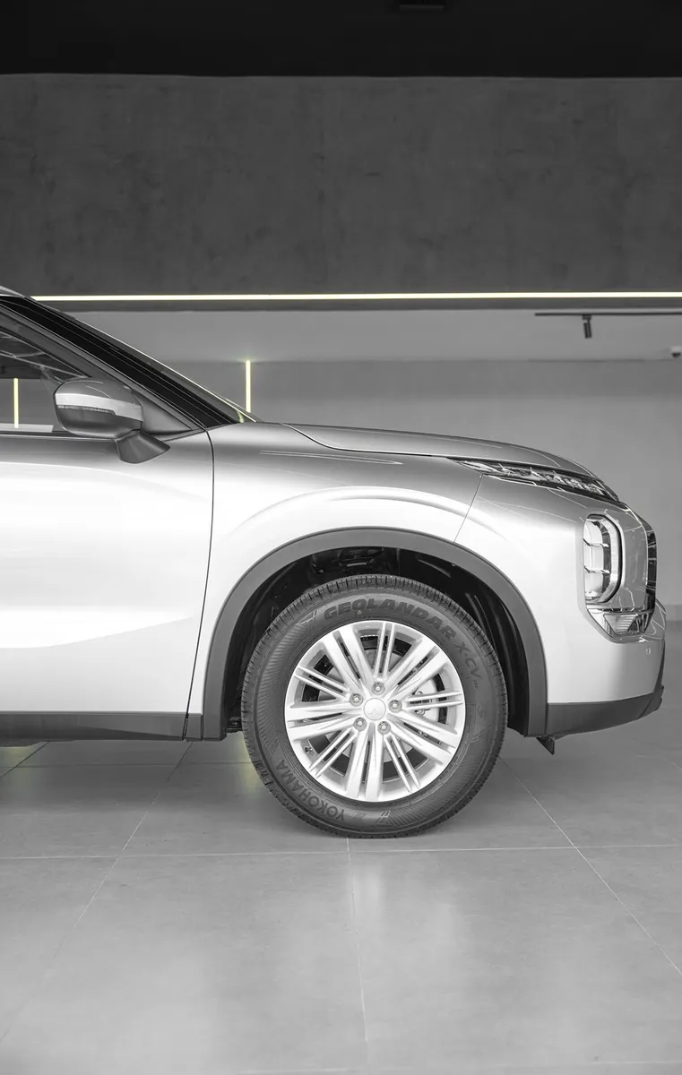 Mitsubishi Outlander 2wd 2025 plata4