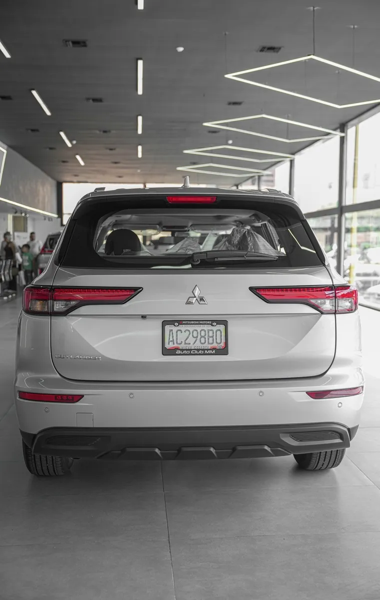 Mitsubishi Outlander 2025 Plateado Valencia