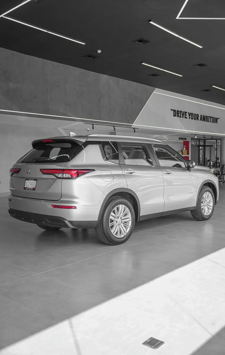 Mitsubishi Outlander 2025 Plateado Valencia