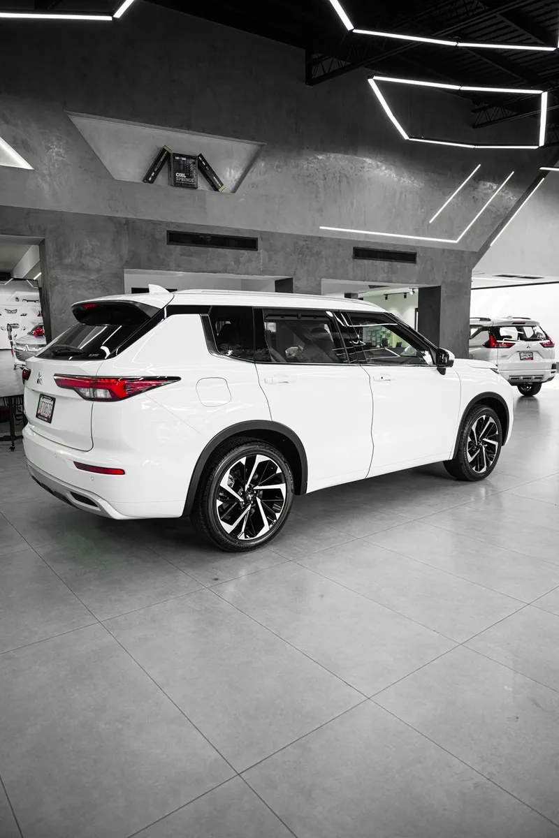 Mitsubishi Outlander 2025 Blanco Valencia