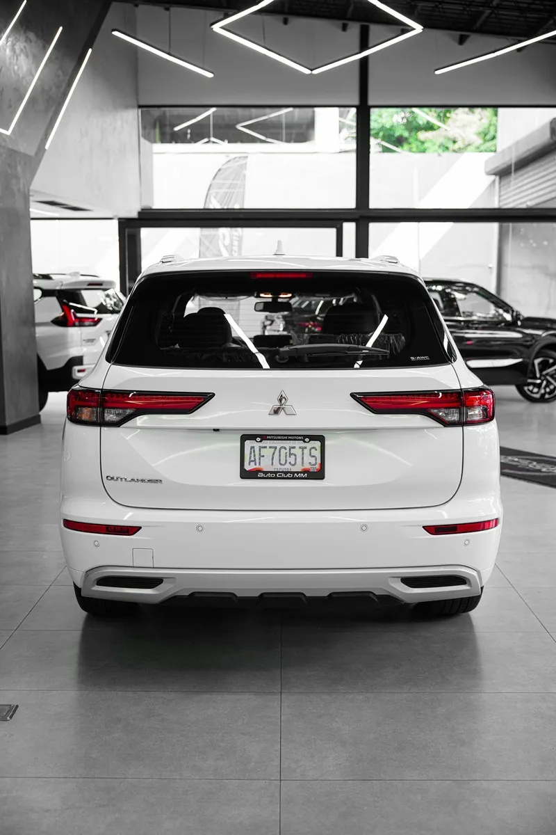 Mitsubishi Outlander 2025 Blanco Valencia