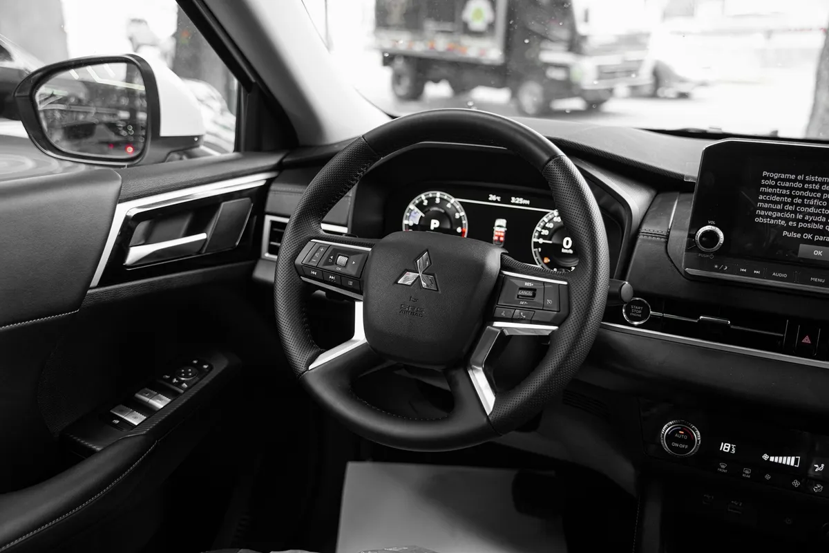 Mitsubishi Outlander 2025 Blanco Valencia