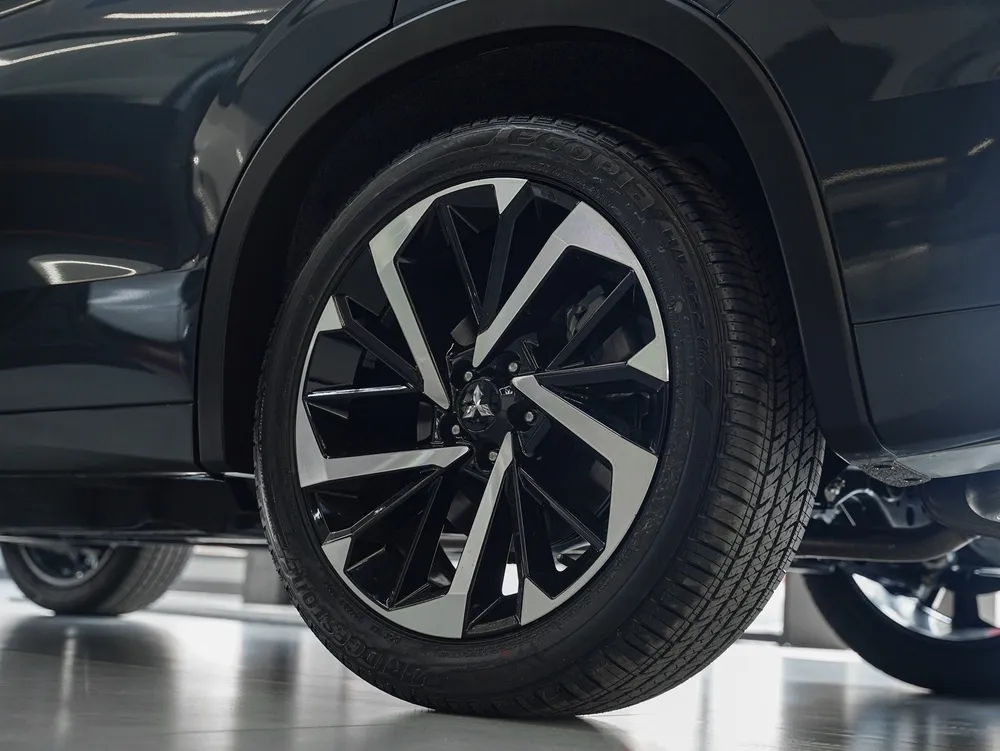 Mitsubishi Outlander 2026 Gris Valencia