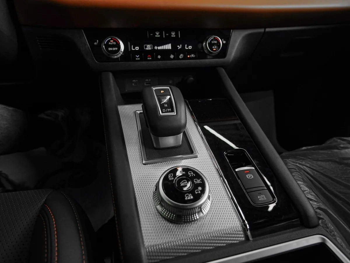 Mitsubishi Outlander 4wd Launch Edition gris6