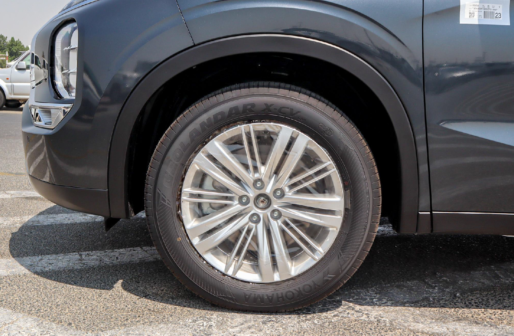 Mitsubishi Outlander 4×2 2025 Básica gris1