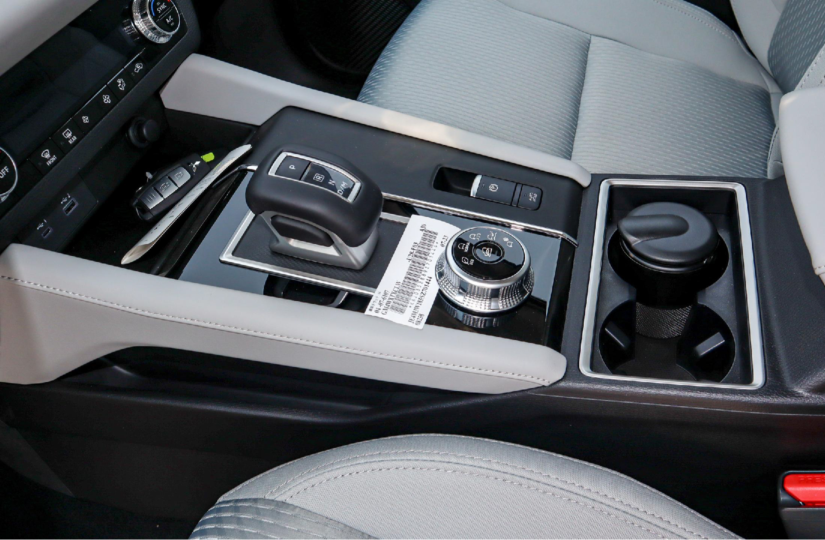 Mitsubishi Outlander 4×2 2025 Básica gris9