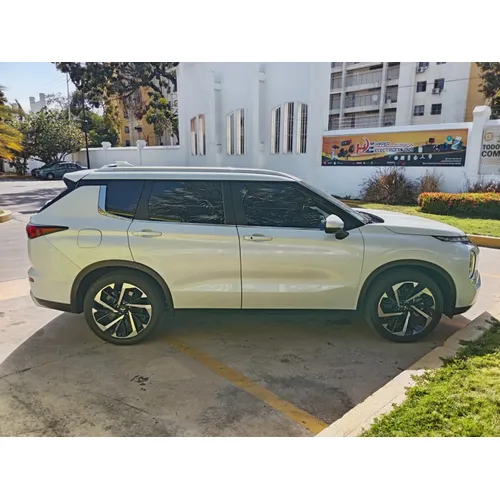 Mitsubishi Outlander 2025 Blanco Maracay