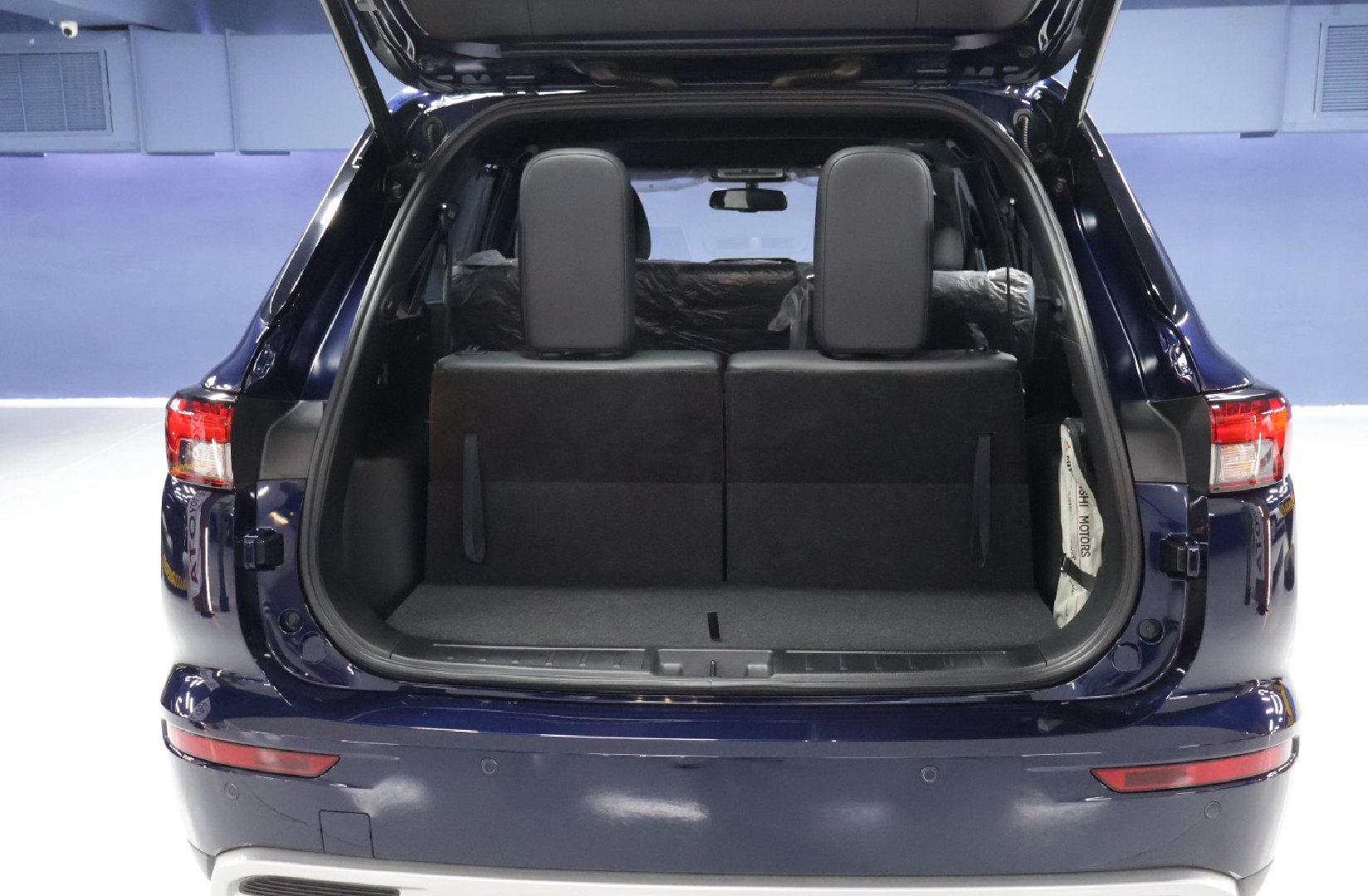 Mitsubishi Outlander Full Option Premium 2025 azul5