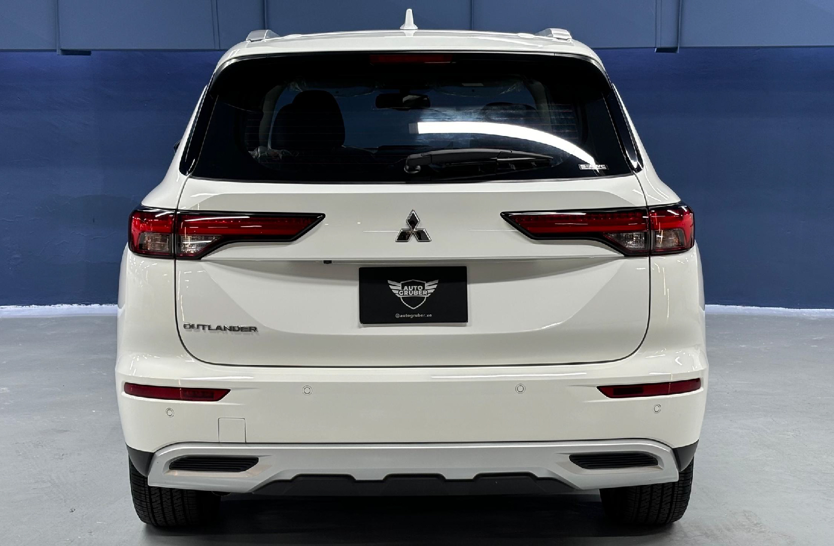 Mitsubishi Outlander 2025 Blanco Caracas