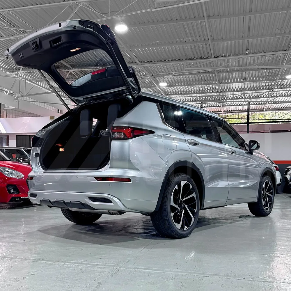 Mitsubishi Outlander P-line 2026 Plateado Caracas