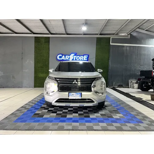 Mitsubishi Outlander 2023 Plateado Caracas
