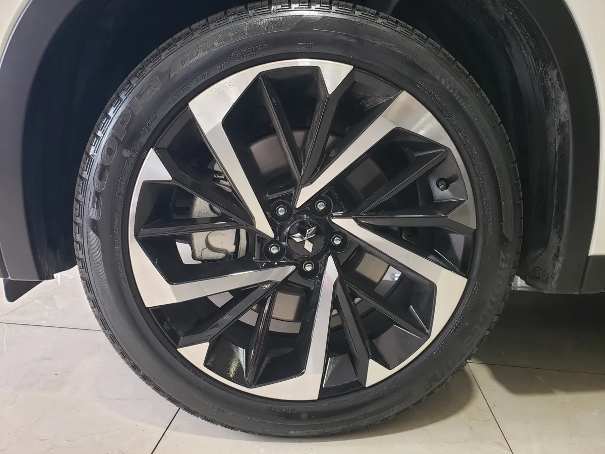 Mitsubishi Outlander suv 2025 blanco13