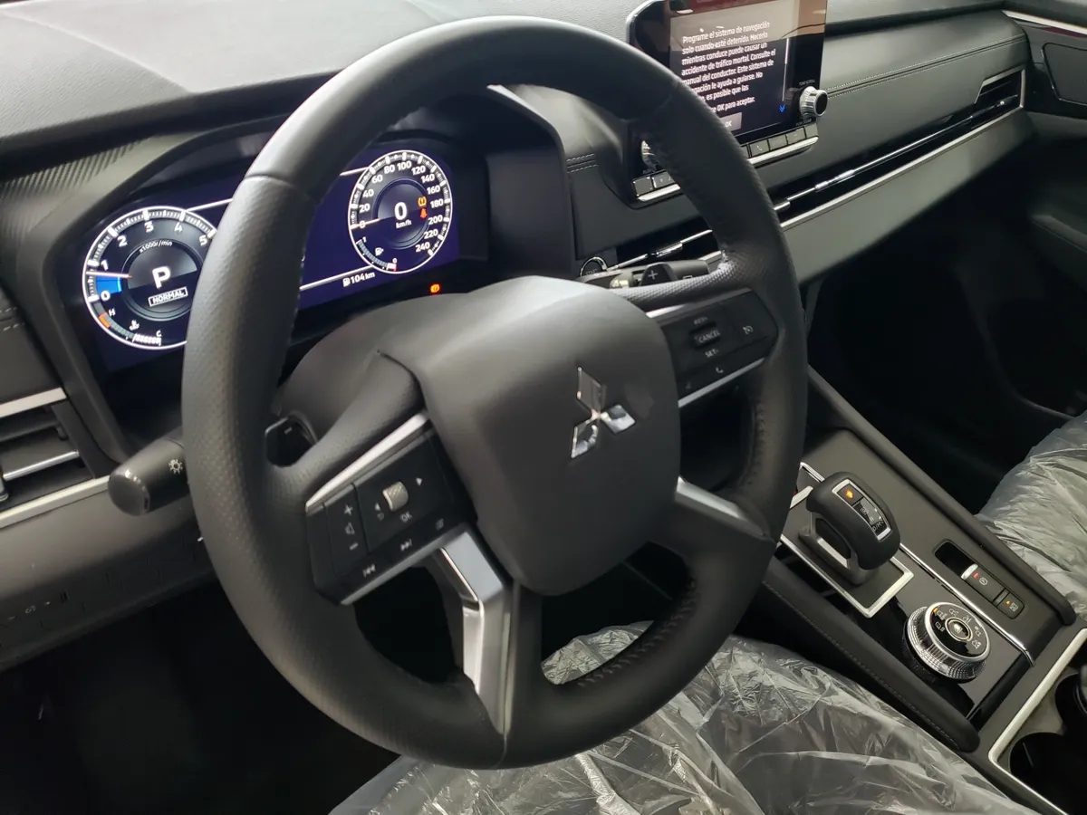 Mitsubishi Outlander suv 2025 blanco4
