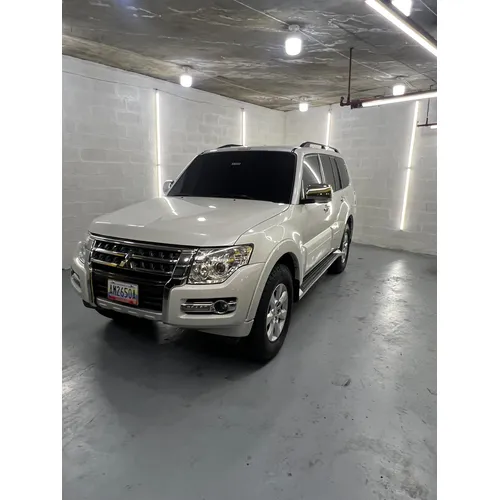 Mitsubishi Pajero GLS 2018 Blanco Caracas