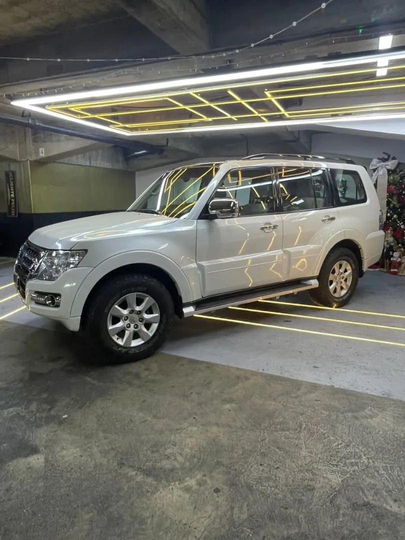 Mitsubishi Pajero GLS 2017 Gris Caracas