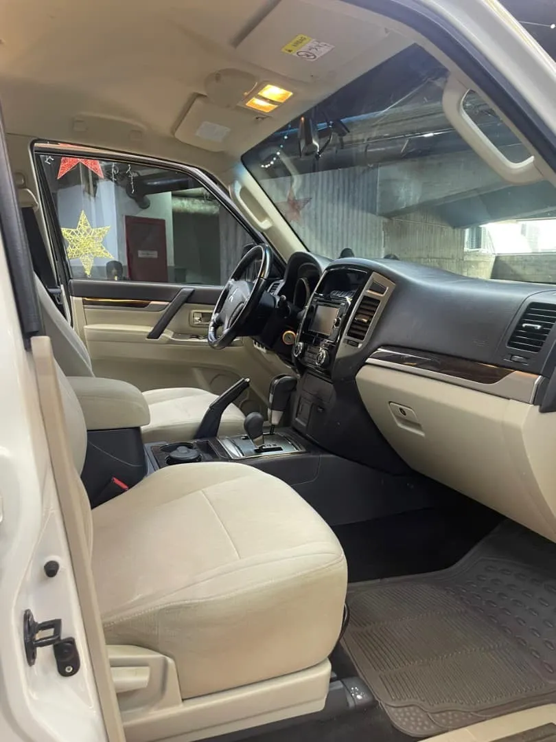 Mitsubishi Pajero GLS 2017 Gris Caracas