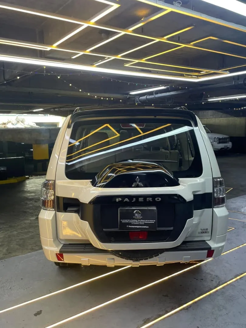 Mitsubishi Pajero GLS 2017 Gris Caracas