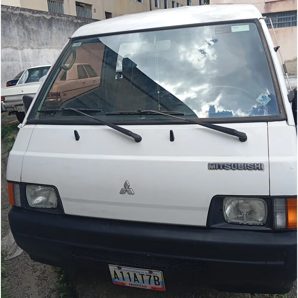 Mitsubishi Panel L300 2011 Blanco Los Teques