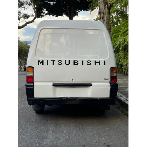 Mitsubishi Panel 2012 Blanco Caracas