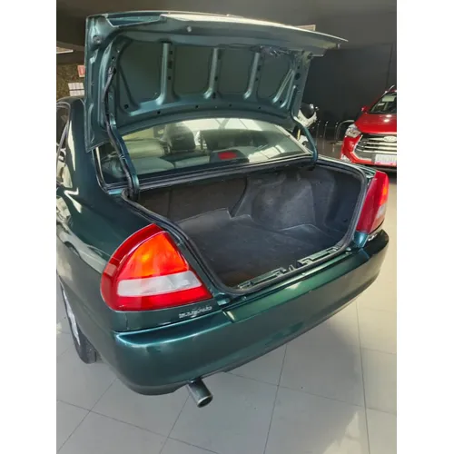Mitsubishi SIGNO 2009 Verde Caracas