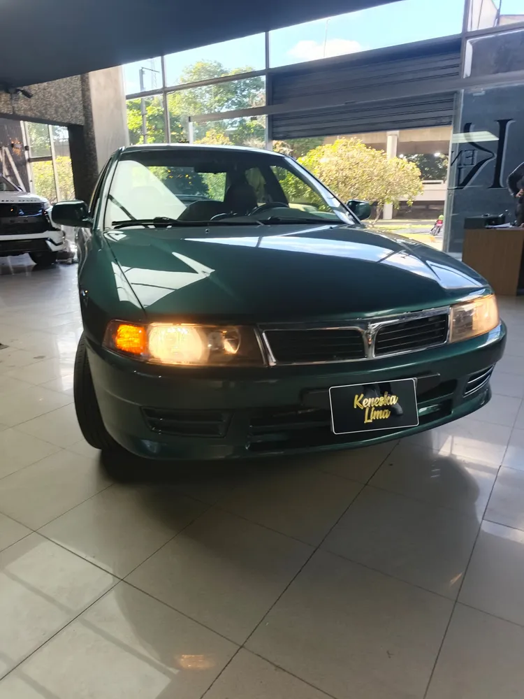 Mitsubishi SIGNO 2009 Verde Caracas