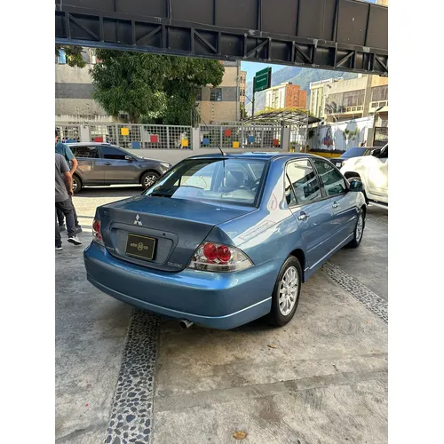 Mitsubishi Touring 2012 Azul Caracas