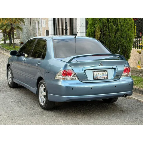 Mitsubishi Touring 2015 Azul Caracas