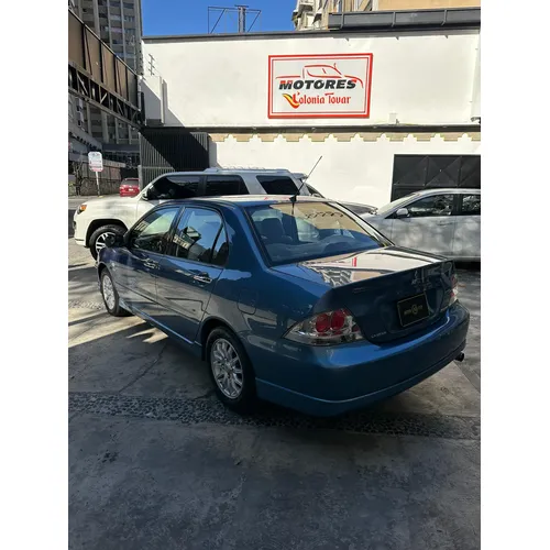 Mitsubishi Touring 2012 Azul Caracas